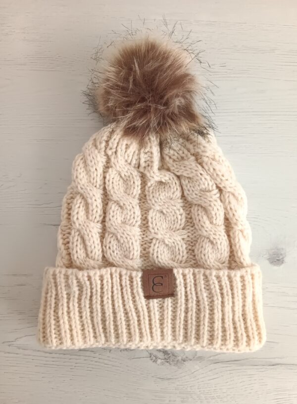 Gorro de lana crema