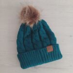 Gorro de lana petróleo